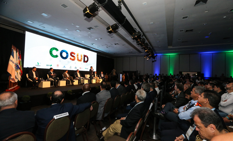 Governadores de sete estados participam neste sábado (29), em Foz do Iguaçu, do sexto encontro do Consórcio de Integração Sul e Sudeste (Cosud). O encontro acontece no Hotel Wish.   29/02/2020 -  Foto: Geraldo Bubniak/AEN