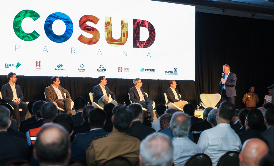 Governadores de sete estados participam neste sábado (29), em Foz do Iguaçu, do sexto encontro do Consórcio de Integração Sul e Sudeste (Cosud). O encontro acontece no Hotel Wish.   29/02/2020 -  Foto: Geraldo Bubniak/AEN