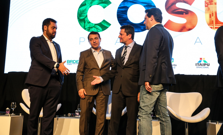 Governadores de sete estados participam neste sábado (29), em Foz do Iguaçu, do quinto encontro do Consórcio de Integração Sul e Sudeste (Cosud). O encontro acontece no Hotel Wish.   29/02/2020 -  Foto: Geraldo Bubniak/AEN