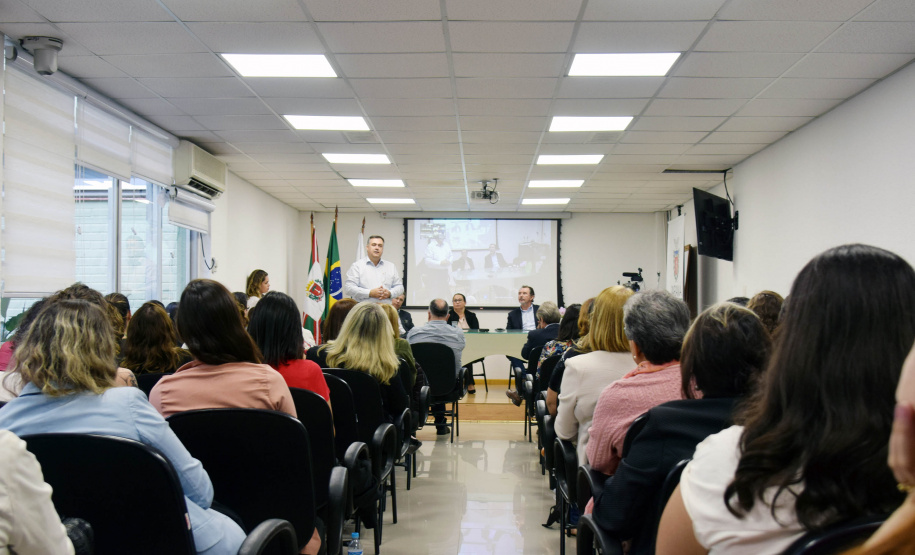 A aula inaugural dos programas de residência da Secretaria de Estado da Saúde e Escola Pública de Saúde do Paraná aconteceu nesta segunda-feira (02), no auditório da secretaria, em Curitiba. Os programas de residência multiprofissional nas áreas de Enfermagem, Farmácia, Psicologia, Serviço Social e Terapia Ocupacional e de Enfermagem Obstétrica iniciam as atividades deste ano com 24 estudantes. Foto:SESA