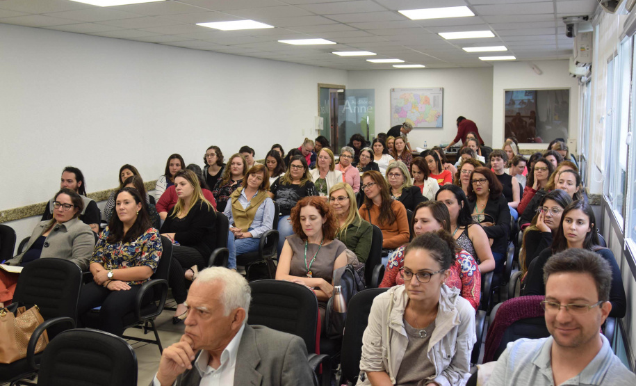 A aula inaugural dos programas de residência da Secretaria de Estado da Saúde e Escola Pública de Saúde do Paraná aconteceu nesta segunda-feira (02), no auditório da secretaria, em Curitiba. Os programas de residência multiprofissional nas áreas de Enfermagem, Farmácia, Psicologia, Serviço Social e Terapia Ocupacional e de Enfermagem Obstétrica iniciam as atividades deste ano com 24 estudantes. Foto:SESA
