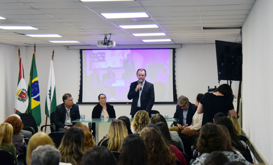 A aula inaugural dos programas de residência da Secretaria de Estado da Saúde e Escola Pública de Saúde do Paraná aconteceu nesta segunda-feira (02), no auditório da secretaria, em Curitiba. Os programas de residência multiprofissional nas áreas de Enfermagem, Farmácia, Psicologia, Serviço Social e Terapia Ocupacional e de Enfermagem Obstétrica iniciam as atividades deste ano com 24 estudantes. Foto:SESA