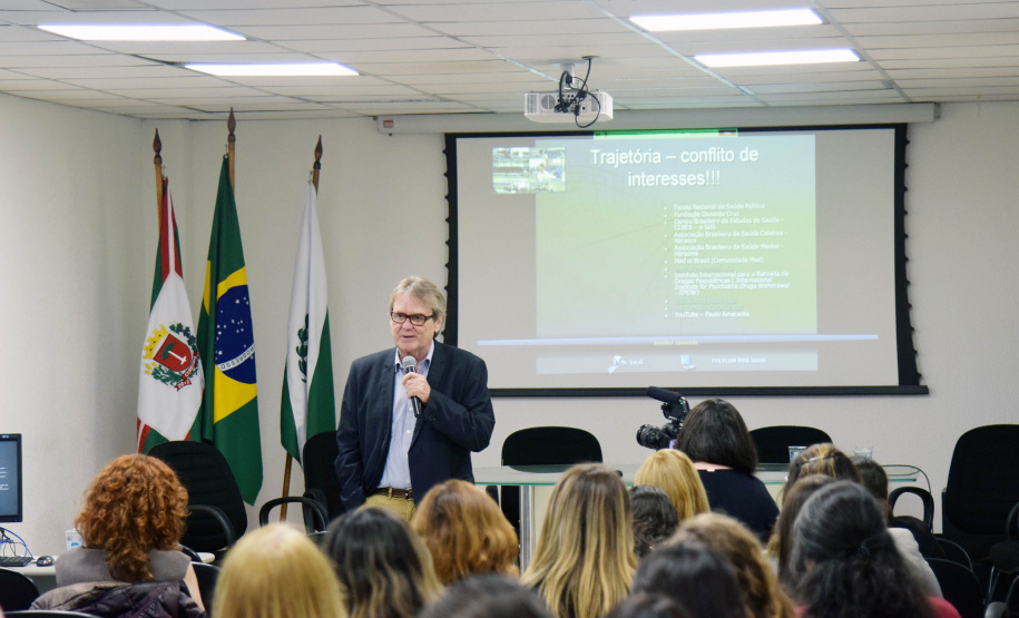 A aula inaugural dos programas de residência da Secretaria de Estado da Saúde e Escola Pública de Saúde do Paraná aconteceu nesta segunda-feira (02), no auditório da secretaria, em Curitiba. Os programas de residência multiprofissional nas áreas de Enfermagem, Farmácia, Psicologia, Serviço Social e Terapia Ocupacional e de Enfermagem Obstétrica iniciam as atividades deste ano com 24 estudantes. Foto:SESA