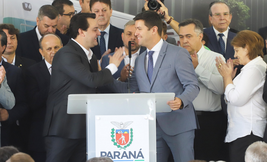 O governador Carlos Massa Ratinho Junior entrega nesta quarta-feira (04) 164 veículos a municípios de diversas regiões do Estado.
Curitiba, 04-03-20.
Foto: Arnaldo Alves / AEN