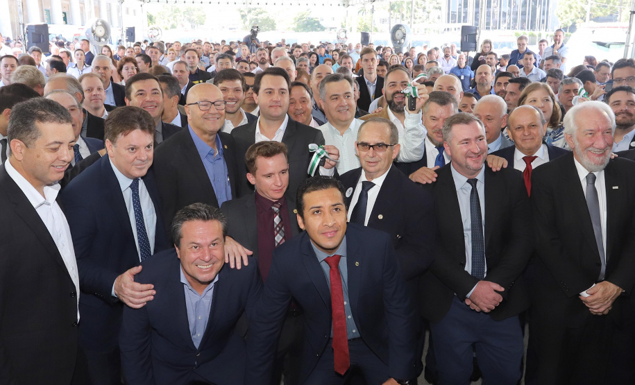 O governador Carlos Massa Ratinho Junior entrega nesta quarta-feira (04) 164 veículos a municípios de diversas regiões do Estado.
Curitiba, 04-03-20.
Foto: Arnaldo Alves / AEN