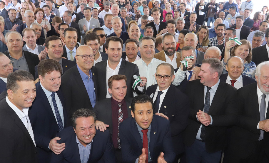 O governador Carlos Massa Ratinho Junior entrega nesta quarta-feira (04) 164 veículos a municípios de diversas regiões do Estado.
Curitiba, 04-03-20.
Foto: Arnaldo Alves / AEN