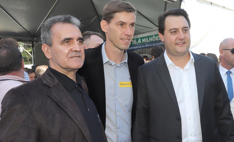 O governador Carlos Massa Ratinho Junior entrega nesta quarta-feira (04) 164 veículos a municípios de diversas regiões do Estado.
Curitiba, 04-03-20.
Foto: Arnaldo Alves / AEN