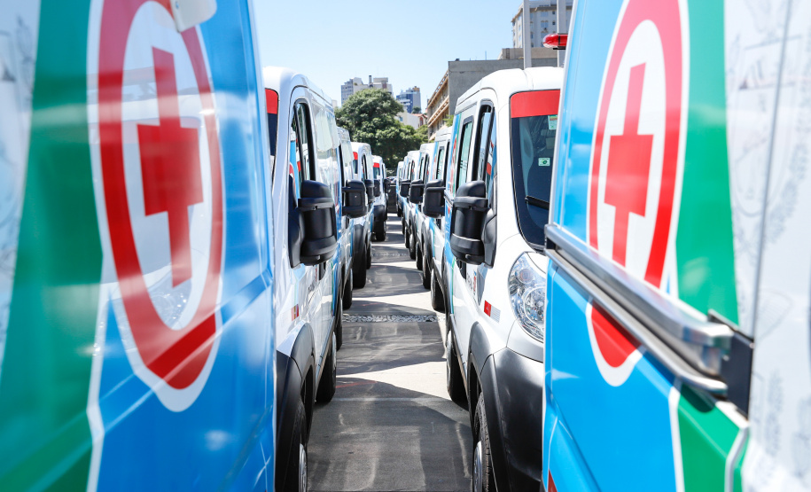 Veículos repassados pelo governador Ratinho Junior beneficiam 96 municípios e estão dentro da política de levar a saúde para mais perto das pessoas. Investimento foi de R$ 16,4 milhões e faz parte de um pacote que poderá abranger 1.500 equipamentos nos próximos meses.
Foto: Rodrigo Felix Leal