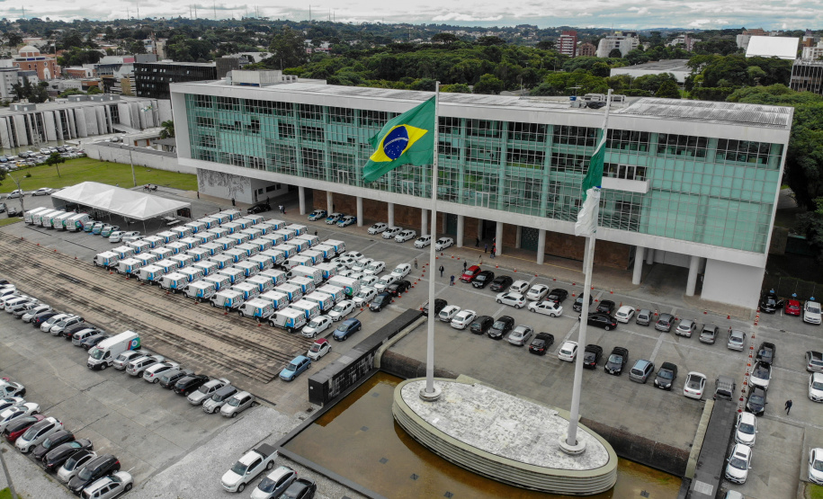 Entrega de Carros e Ambulâncias da SESAEstacionamento Palácio Iguaçu
Foto Gilson Abreu/ANPr