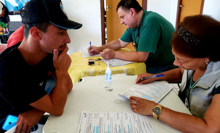 O Pátio de Triagem do Porto de Paranaguá foi sede nesta quarta-feira (04) da primeira edição do Porto em Ação em 2020. Organizado e coordenado pela empresa pública Portos do Paraná, o evento mensal leva até os caminhoneiros serviços e cuidados com a saúde, vacinação, orientação espiritual e palestras sobre trânsito e segurança. Foto: Portos do Paraná