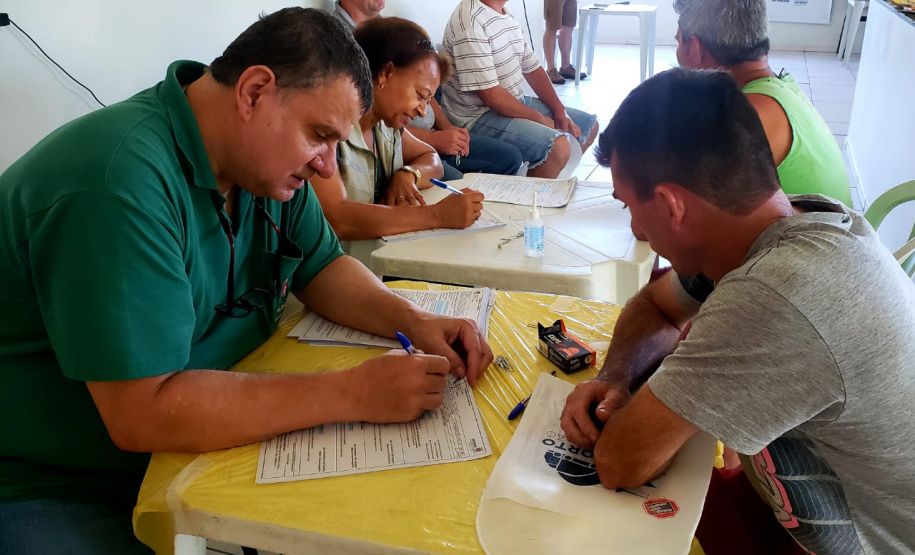 O Pátio de Triagem do Porto de Paranaguá foi sede nesta quarta-feira (04) da primeira edição do Porto em Ação em 2020. Organizado e coordenado pela empresa pública Portos do Paraná, o evento mensal leva até os caminhoneiros serviços e cuidados com a saúde, vacinação, orientação espiritual e palestras sobre trânsito e segurança. Foto: Portos do Paraná