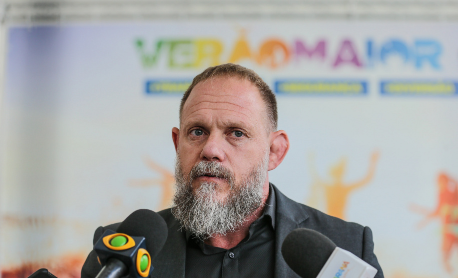 O Governador Carlos Massa Ratinho Junior acompanha nesta quarta-feira (4), o balanço das ações e dos atendimentos feitos durante a temporada Verão Maior 2019/2020, no Litoral e no Interior do Estado. Acompanhado do o secretário da Segurança Pública, Romulo Marinho, coordenador do Verão Maior.   Curitiba, 04/03/2020 - Foto: Geraldo Bubniak/AEN