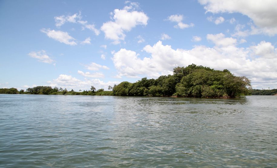 Ilhas, trilhas e praias cristalinas formam as belezas do Rio Paraná.Icaraíma - Foto: Ari Dias/AEN