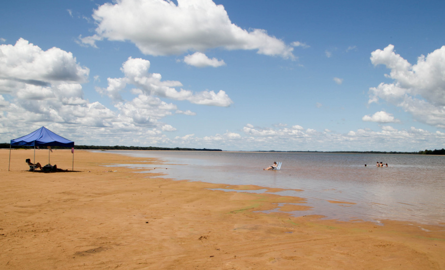 Ilhas, trilhas e praias cristalinas formam as belezas do Rio Paraná.Icaraíma - Foto: Ari Dias/AEN