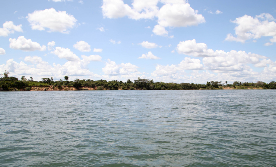 Ilhas, trilhas e praias cristalinas formam as belezas do Rio Paraná.Icaraíma - Foto: Ari Dias/AEN