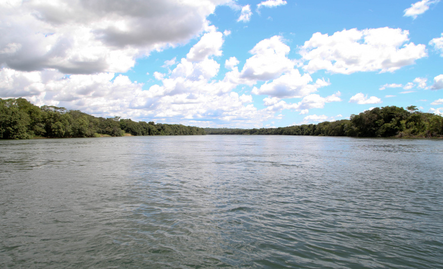 Ilhas, trilhas e praias cristalinas formam as belezas do Rio Paraná.Icaraíma - Foto: Ari Dias/AEN