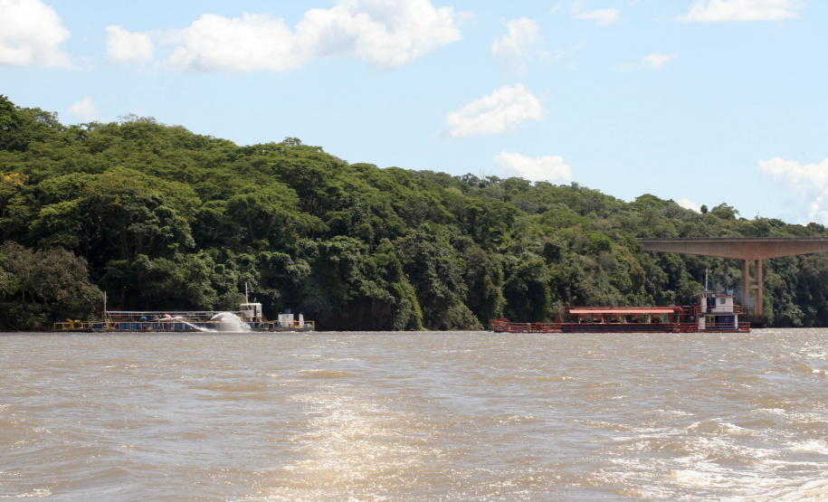 Ilhas, trilhas e praias cristalinas formam as belezas do Rio Paraná.Icaraíma - Foto: Ari Dias/AEN