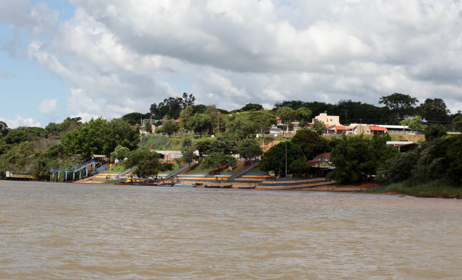 Ilhas, trilhas e praias cristalinas formam as belezas do Rio Paraná.Icaraíma - Foto: Ari Dias/AEN