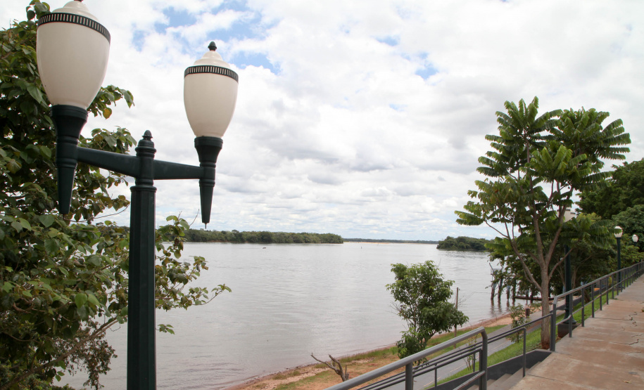 Ilhas, trilhas e praias cristalinas formam as belezas do Rio Paraná.Icaraíma - Foto: Ari Dias/AEN