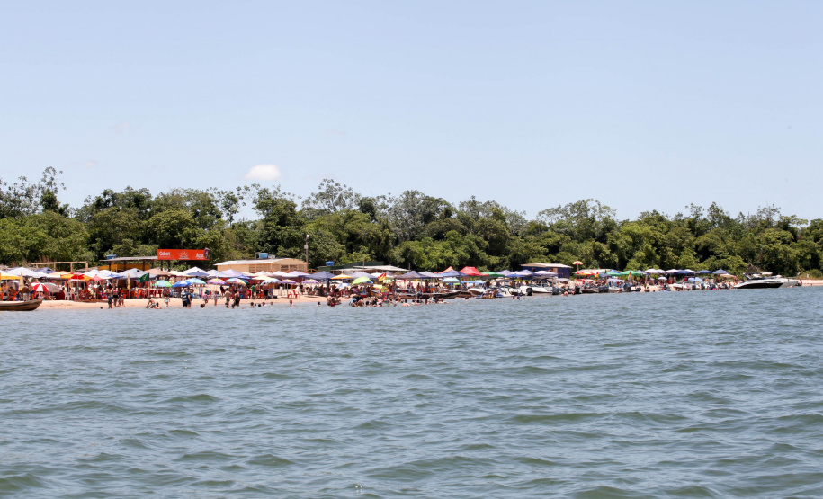 Ilhas, trilhas e praias cristalinas formam as belezas do Rio Paraná. Porto Rico - Foto: Ari Dias/AEN