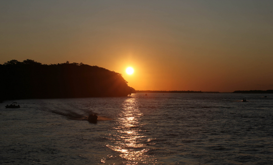 Ilhas, trilhas e praias cristalinas formam as belezas do Rio Paraná. Porto Rico - Foto: Ari Dias/AEN