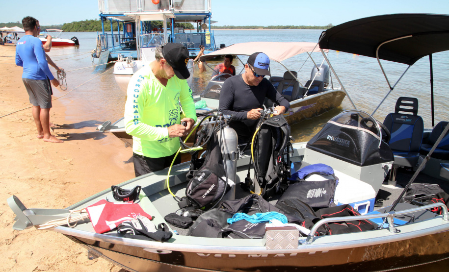 Ilhas, trilhas e praias cristalinas formam as belezas do Rio Paraná. Porto Rico - Foto: Ari Dias/AEN