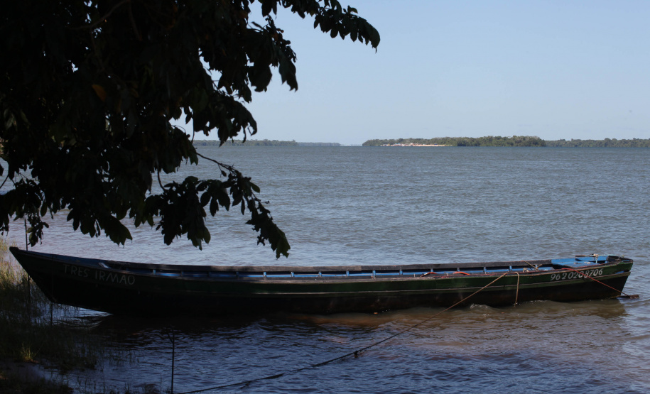 Ilhas, trilhas e praias cristalinas formam as belezas do Rio Paraná. Porto Rico - Foto: Ari Dias/AEN