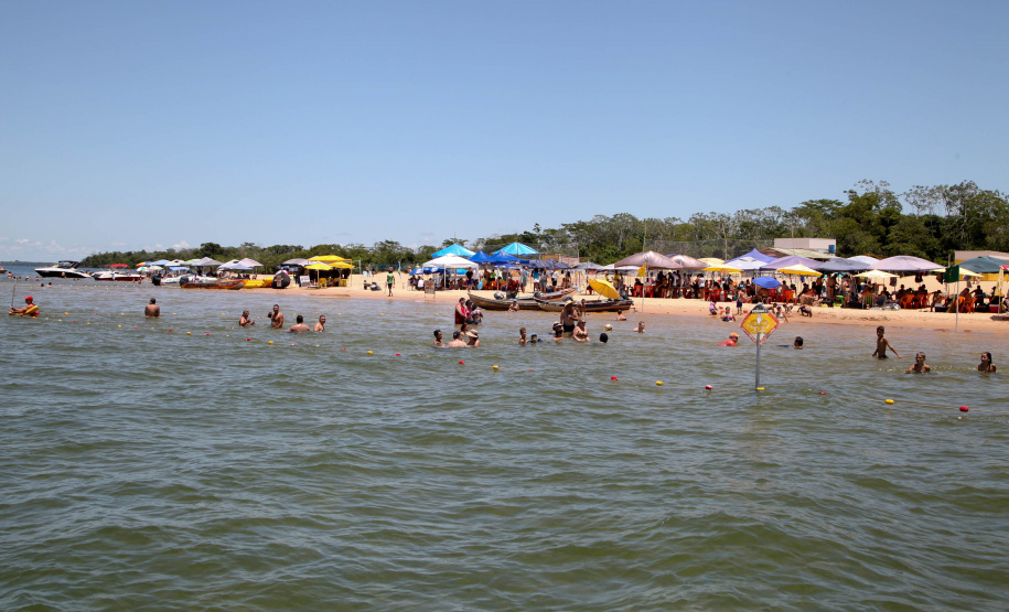 Ilhas, trilhas e praias cristalinas formam as belezas do Rio Paraná. Porto Rico - Foto: Ari Dias/AEN