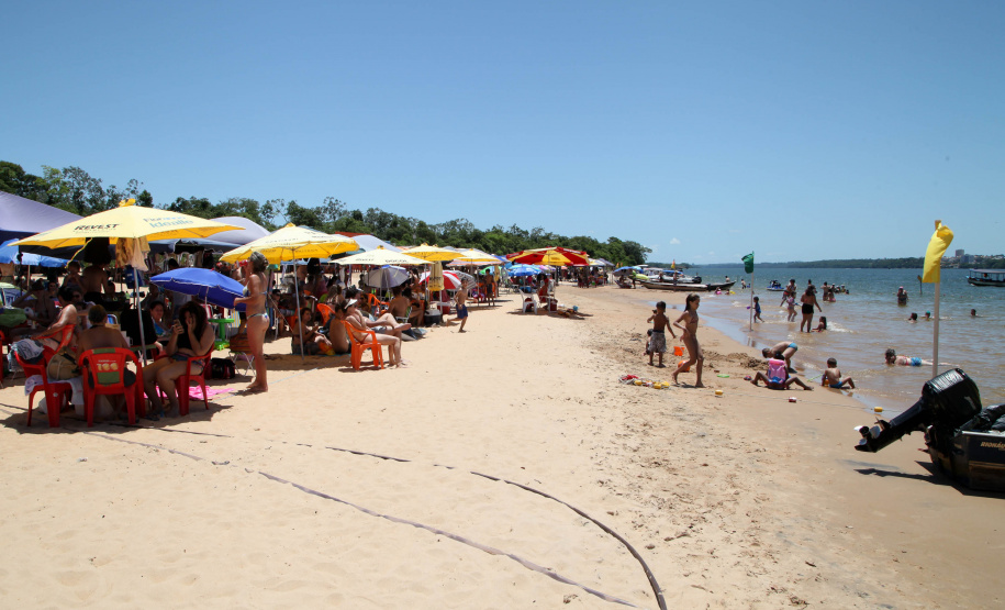 Ilhas, trilhas e praias cristalinas formam as belezas do Rio Paraná. Porto Rico - Foto: Ari Dias/AEN