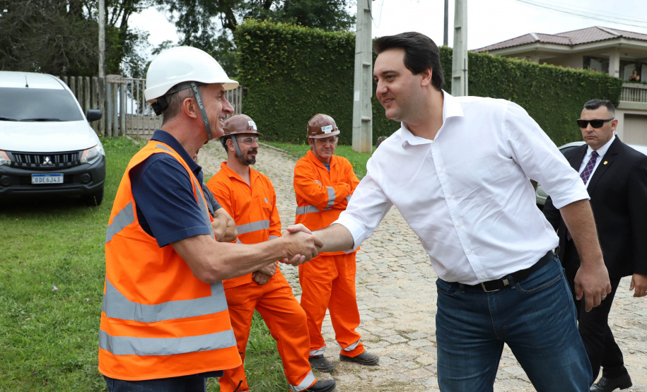Depois de mais de 30 anos de espera pela população, as obras de duplicação da PR-092, a Rodovia dos Minérios, estão saindo do papel. O governador Carlos Massa Ratinho Junior vistoriou as obras nesta quinta-feira (05), no trecho entre Curitiba e Almirante Tamandaré.