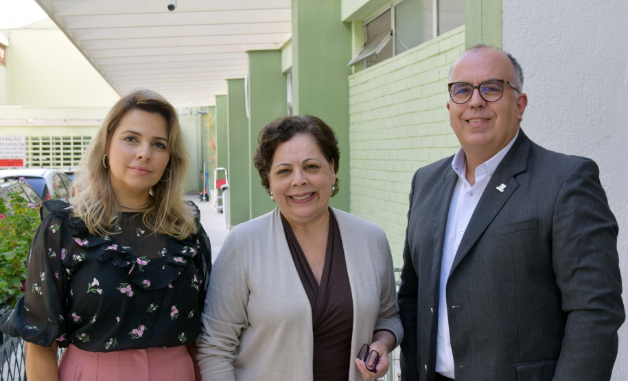 Acácia Nasr, coordenadora de Vigilância Epidemiológica da Sesa Maria Goretti David Lopes, diretora de Atenção e Vigilância em Saúde e César Neves, assessor do gabinete do secretário. Foto: SESA