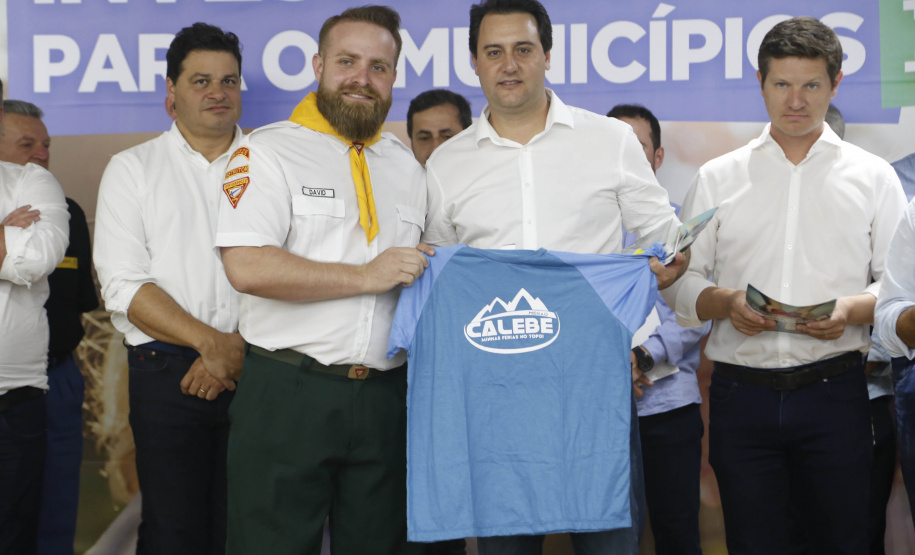 O governador Carlos Massa Ratinho Junior em reunião com prefeitos da AMSULPAR e visita as obras da ponte José Richa
Foto Gilson Abreu/Aen