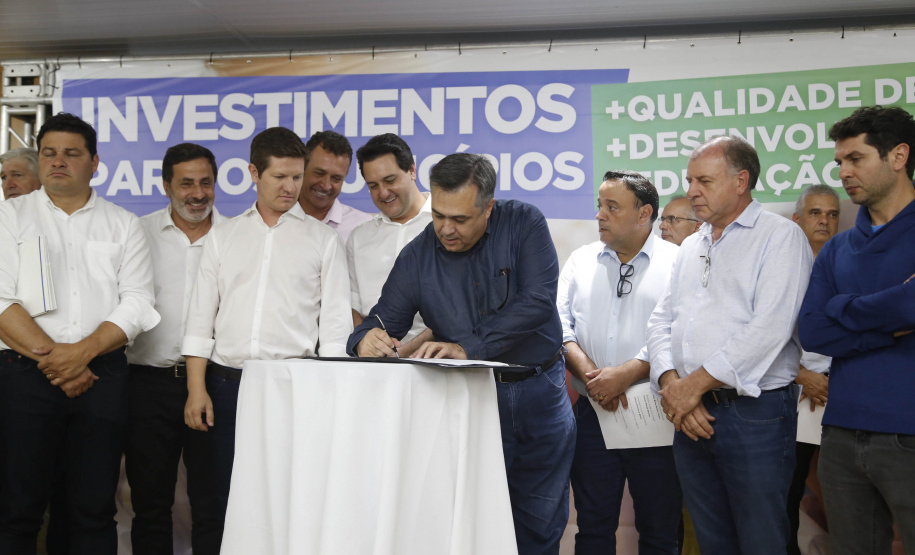 O governador Carlos Massa Ratinho Junior em reunião com prefeitos da AMSULPAR e visita as obras da ponte José Richa
Foto Gilson Abreu/Aen