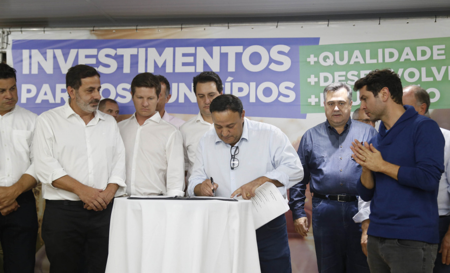 O governador Carlos Massa Ratinho Junior em reunião com prefeitos da AMSULPAR e visita as obras da ponte José Richa
Foto Gilson Abreu/Aen