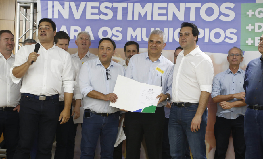 O governador Carlos Massa Ratinho Junior em reunião com prefeitos da AMSULPAR e visita as obras da ponte José Richa
Foto Gilson Abreu/Aen