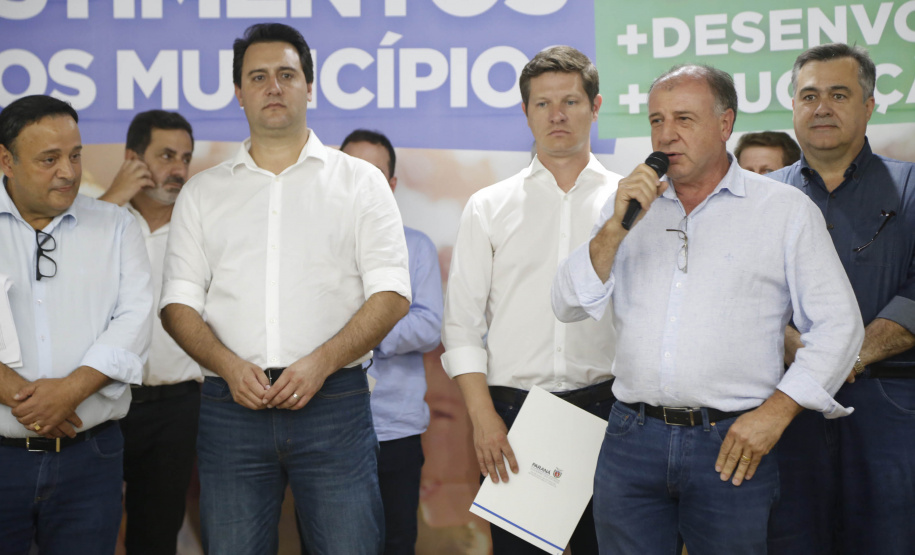 O governador Carlos Massa Ratinho Junior em reunião com prefeitos da AMSULPAR e visita as obras da ponte José Richa
Foto Gilson Abreu/Aen