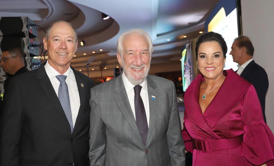 O governador Carlos Massa Ratinho Junior participa da posse de Camilo Turmina, novo presidente da Associação Comercial do Paraná. Presentes: Glaucio Geara, ex-presidente da ACP; os ex-governadores: Mario Pereira; Orlando Pessuti; e Cida Borghetti; vice- governador Darci Piana; o prefeito de Curitiba, Rafael Greca; entre outros.
Curitiba, 05-03-20.
Foto: Arnaldo Alves / AEN.