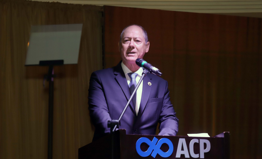 O governador Carlos Massa Ratinho Junior participa da posse de Camilo Turmina, novo presidente da Associação Comercial do Paraná. Presentes: Glaucio Geara, ex-presidente da ACP; os ex-governadores: Mario Pereira; Orlando Pessuti; e Cida Borghetti; vice- governador Darci Piana; o prefeito de Curitiba, Rafael Greca; entre outros. N/F: novo presidente da ACP, Camilo Turmina.
Curitiba, 05-03-20.
Foto: Arnaldo Alves / AEN.