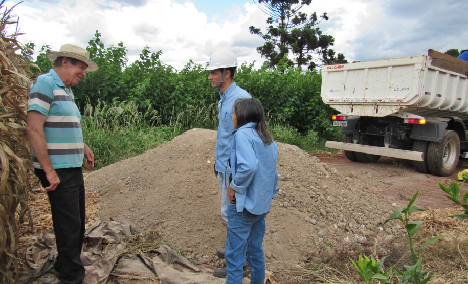 Lodo de esgoto beneficia pequenos agricultores no Paraná. Foto:Sanepar