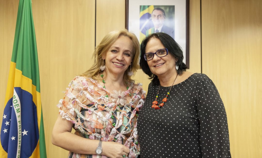 O Governo do Estado e o governo federal, por meio do Ministério da Mulher, da Família e dos Direitos Humanos, estabeleceram nas últimas semanas agendas em conjunto para fortalecer as políticas públicas das duas esferas da administração e melhorar o atendimento e a proteção das mulheres. O objetivo é aproximar o Paraná dos programas federais e propor ideias e metodologias locais para o debate nacional. Foto: Divulgação