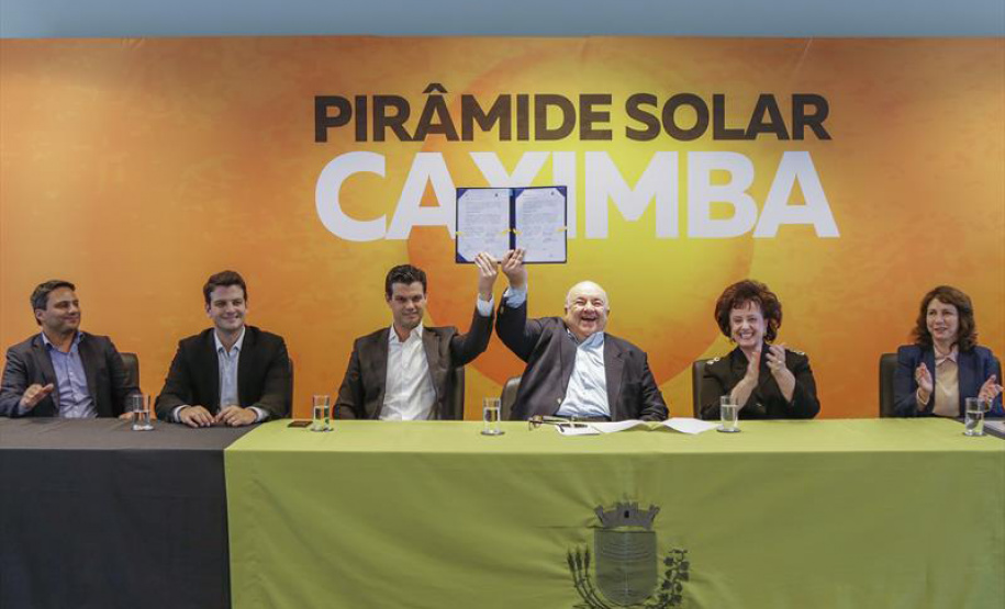 A Copel e a Prefeitura de Curitiba vão instalar uma usina pública de energia no aterro sanitário da Caximba. A instalação terá o formato de pirâmide e será movida a painéis solares e biomassa. A capacidade será de 5 Megawatt (MW).Foto: Copel