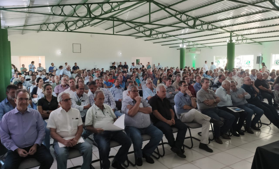 Cornélio Procópio e Londrina receberam nesta quinta e sexta-feira (05 e 06) a primeira rodada de eventos de apresentação do Programa Descomplica Rural. O encontro é uma iniciativa da Secretaria de Estado do Desenvolvimento Sustentável e do Turismo, em conjunto com o Sistema Faep/Senar e entidades representativas do agronegócio no Estado. Foto: SEDEST