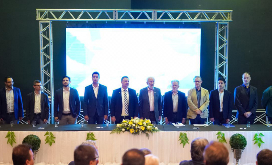 O vice-governador Darci Piana e o chefe da Casa Civil do Governo do Estado, Guto Silva, participaram na última quinta-feira (05) de uma audiência pública em São Mateus do Sul para ouvir as demandas e debater com lideranças locais alternativas de desenvolvimento para as regiões Sudeste e Centro-Sul do Paraná.Foto:AEN