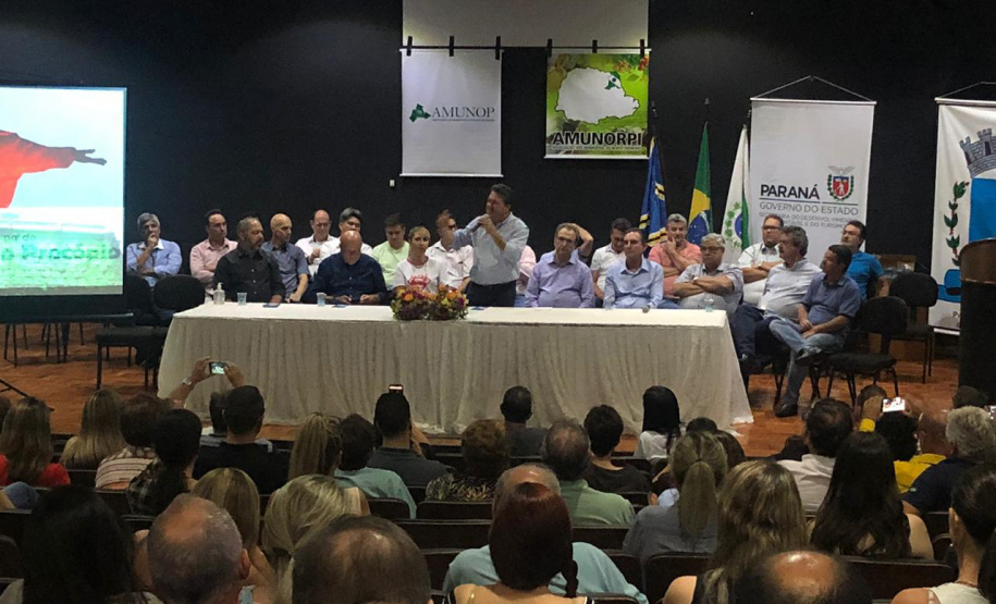 A Secretaria do Desenvolvimento Sustentável e do Turismo e o Instituto Água e Terra promoveram nessa quinta e sexta-feira (05 e 06), em Cornélio Procópio e Arapongas, o evento Caravana do ICMS Ecológico. O objetivo dos encontros foi apresentar aos municípios como funcionam os cálculos do ICMS Ecológico por biodiversidade e por mananciais, quais são os benefícios que este instrumento pode gerar aos municípios, os critérios para participar e as metodologias utilizadas nos cálculos. Foto:SEDEST