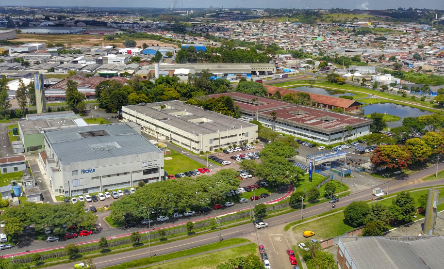 O Instituto de Biologia Molecular do Paraná (IBMP), vinculado à Fundação Oswaldo Cruz (Fiocruz), com sede no Parque Tecnológico da Saúde do Tecpar, em Curitiba, ajudou a desenvolver os kits com insumos para a realização de testes diagnósticos do novo coronavírus (Covid-19). Eles foram criados em menos de um mês e atendem todo o País.-Foto:José Fernando Ogura/AEN
