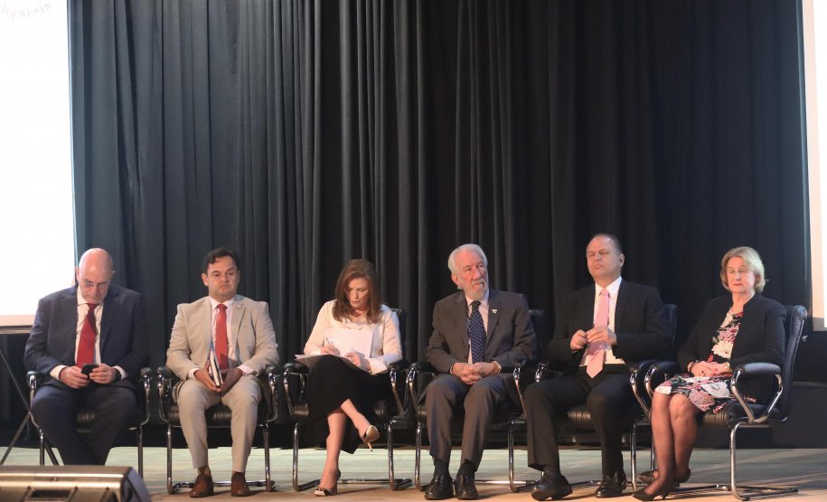 O governador em exercício Darci Piana, participou da abertura do Seminário Estadual do Marco Legal da Primeira Infância.
Curitiba, 09-03-20.
Foto: Arnaldo Alves / AEN