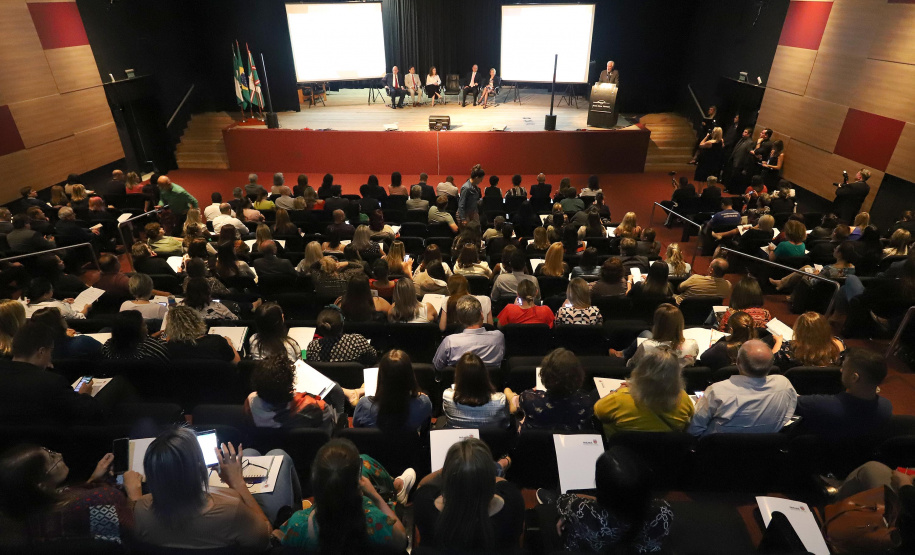 O governador em exercício Darci Piana, participou da abertura do Seminário Estadual do Marco Legal da Primeira Infância.
Curitiba, 09-03-20.
Foto: Arnaldo Alves / AEN
