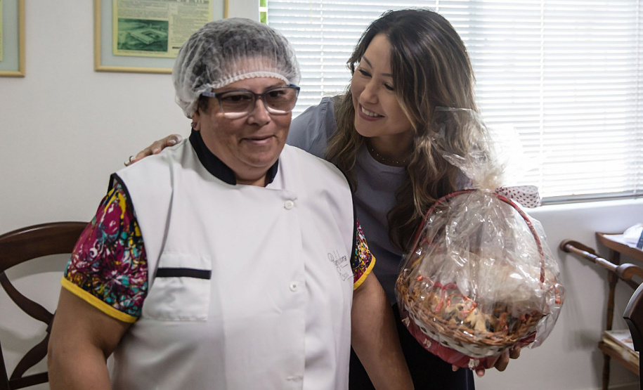 A Companhia Paranaense de Gás (Compagas) apoia, com repasse de recursos, o projeto de melhorias e ampliação da Unidade de Cuidados Prolongados (U.C.P. II) do Pequeno Cotolengo, entidade de Curitiba, que abriga pessoas com deficiência. Nesta segunda-feira (09), a primeira-dama do Paraná, Luciana Saito Massa, e o presidente da Compagas, Rafael Lamastra Jr. visitaram o Pequeno Cotolengo, para acompanhar de perto o projeto, que contribuirá para o sistema de saúde do Estado. Foto:Divulgação