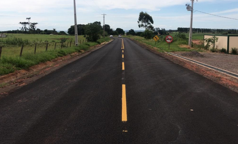 O Governo do Estado está realizando melhorias em duas rodovias na região de Umuarama, Noroeste do Paraná. As obras são executadas pelo Departamento de Estradas de Rodagem do Paraná (DER/PR). O investimento é de R$ 9,5 milhões. Foto:DER