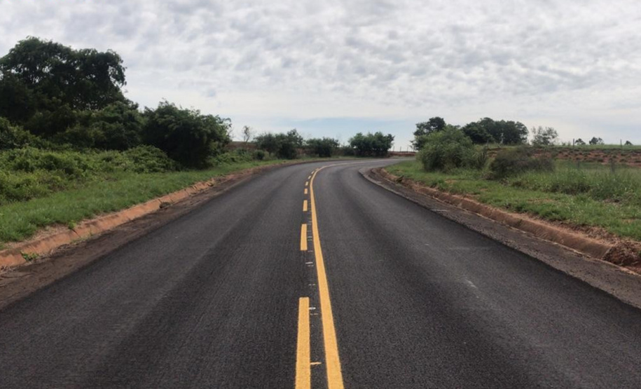 O Governo do Estado está realizando melhorias em duas rodovias na região de Umuarama, Noroeste do Paraná. As obras são executadas pelo Departamento de Estradas de Rodagem do Paraná (DER/PR). O investimento é de R$ 9,5 milhões. Foto:DER